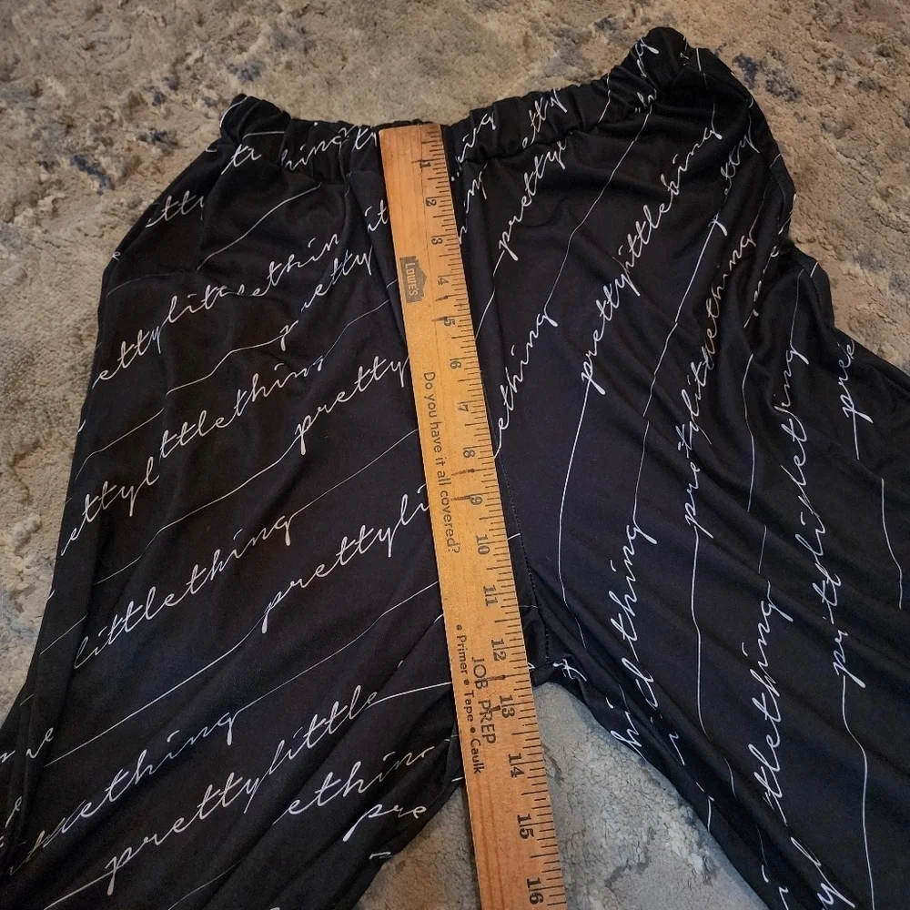 NWT PrettyLittleThing Lounge Set Grey Script Crop Top And Wide Leg Pants‎ 2 XS